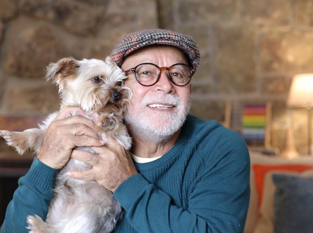 Robotic Pets Help Dementia Patients Recover and Return Home